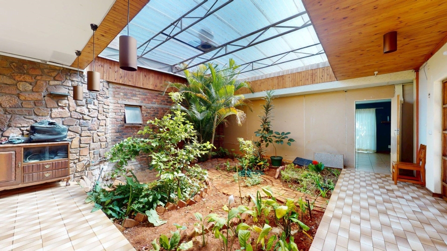 5 Bedroom Property for Sale in Potchefstroom North West